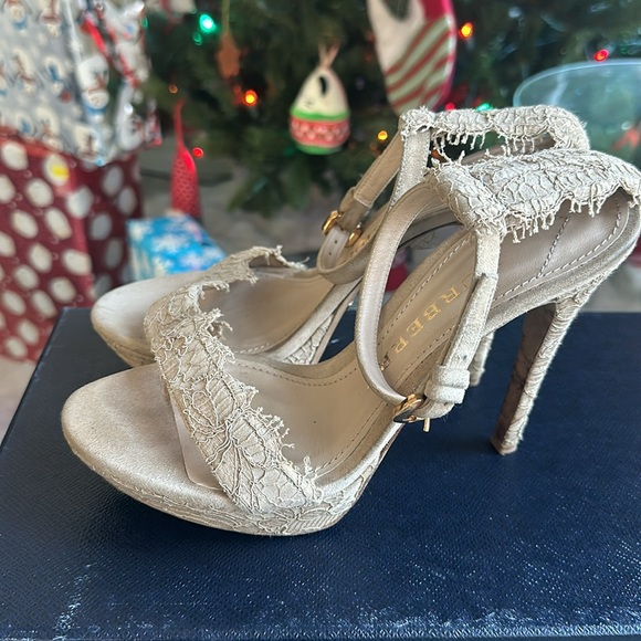 Burberry heels 36 - Picture 2 of 5